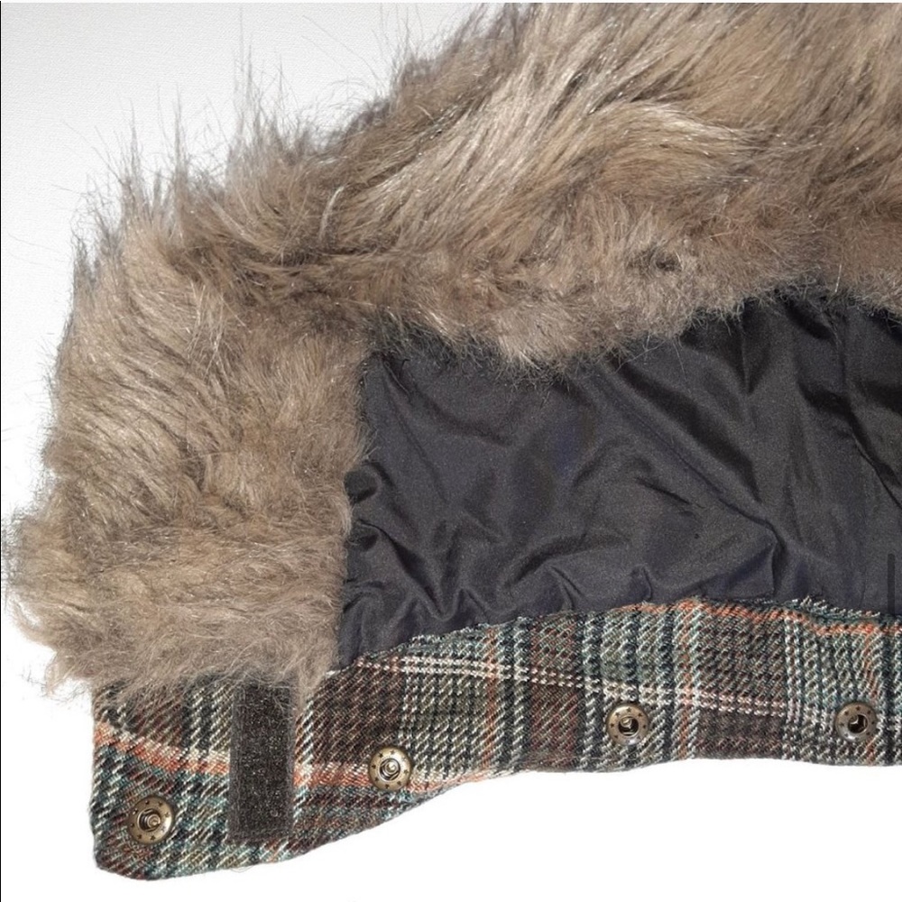B B Dakota Brown Plaid Fur Hooded Flannel Vest L - Picture 9 of 12